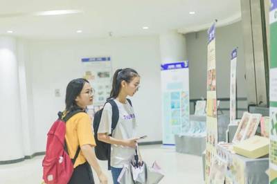 在東軟，如何通過圖書出租培養你的文藝范？